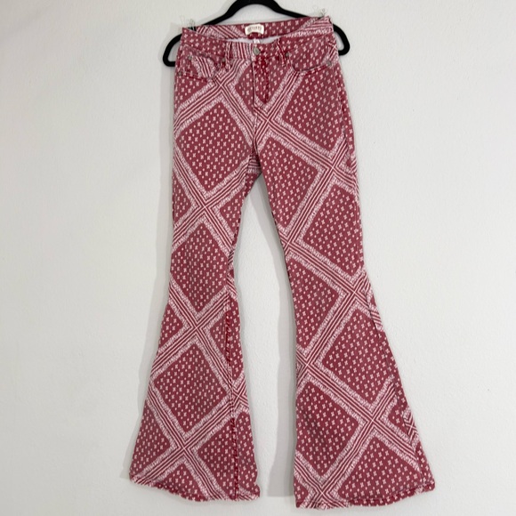 Shyanne Flared Jeans, Red Paisley Bandana Print Stretch Denim Size 30 - Picture 2 of 13